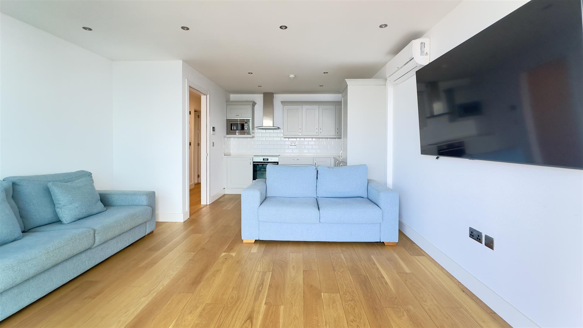 Image of Apartment - 2 Bedrooms - 1 Bathrooms for Sale in Arengos Gardens-Gibraltar, Image 11